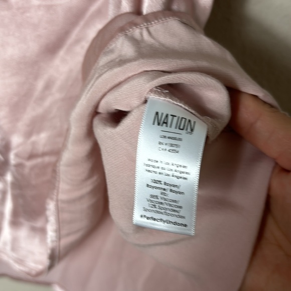 Nation LTD June V-Neck T-Shirt in color whisper (blush) size Medium - Picture 8 of 13